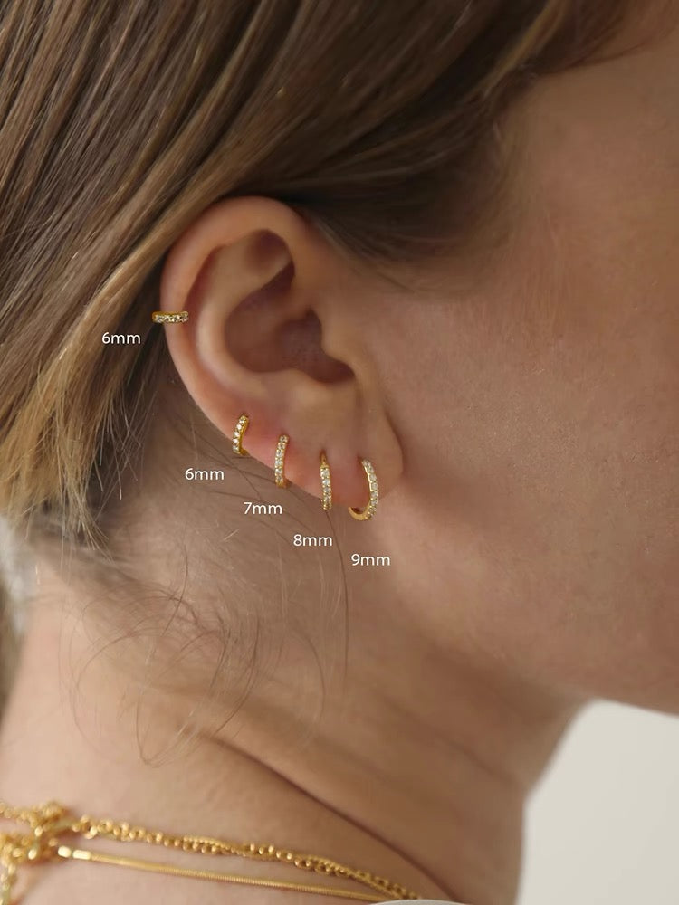 THE VINTAGE HUGGIE HOOP EARRINGS