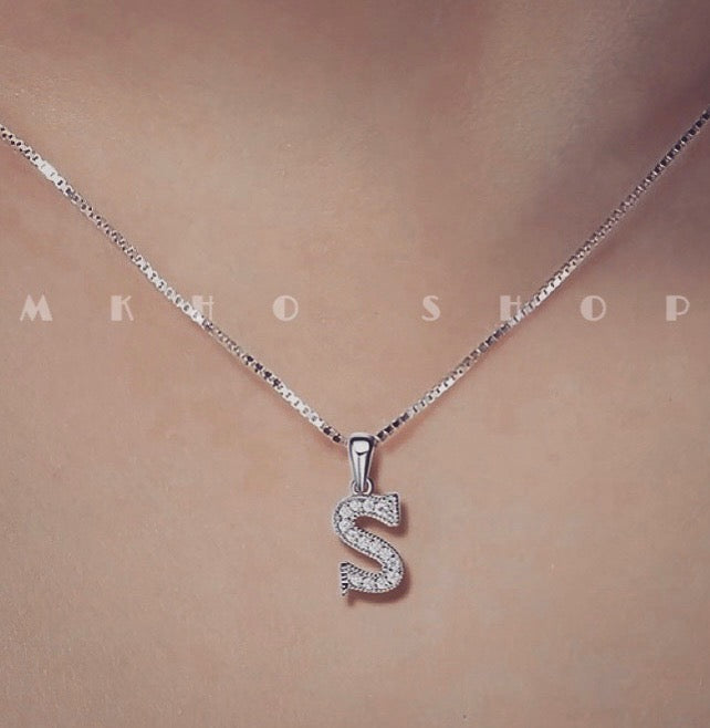 THE EXCLUSIVE LETTER NECKLACE