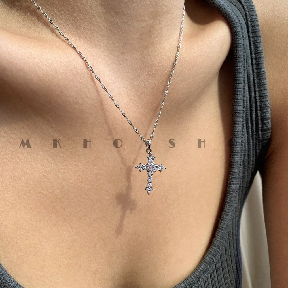 THE CROSS SILVER NECKLACE