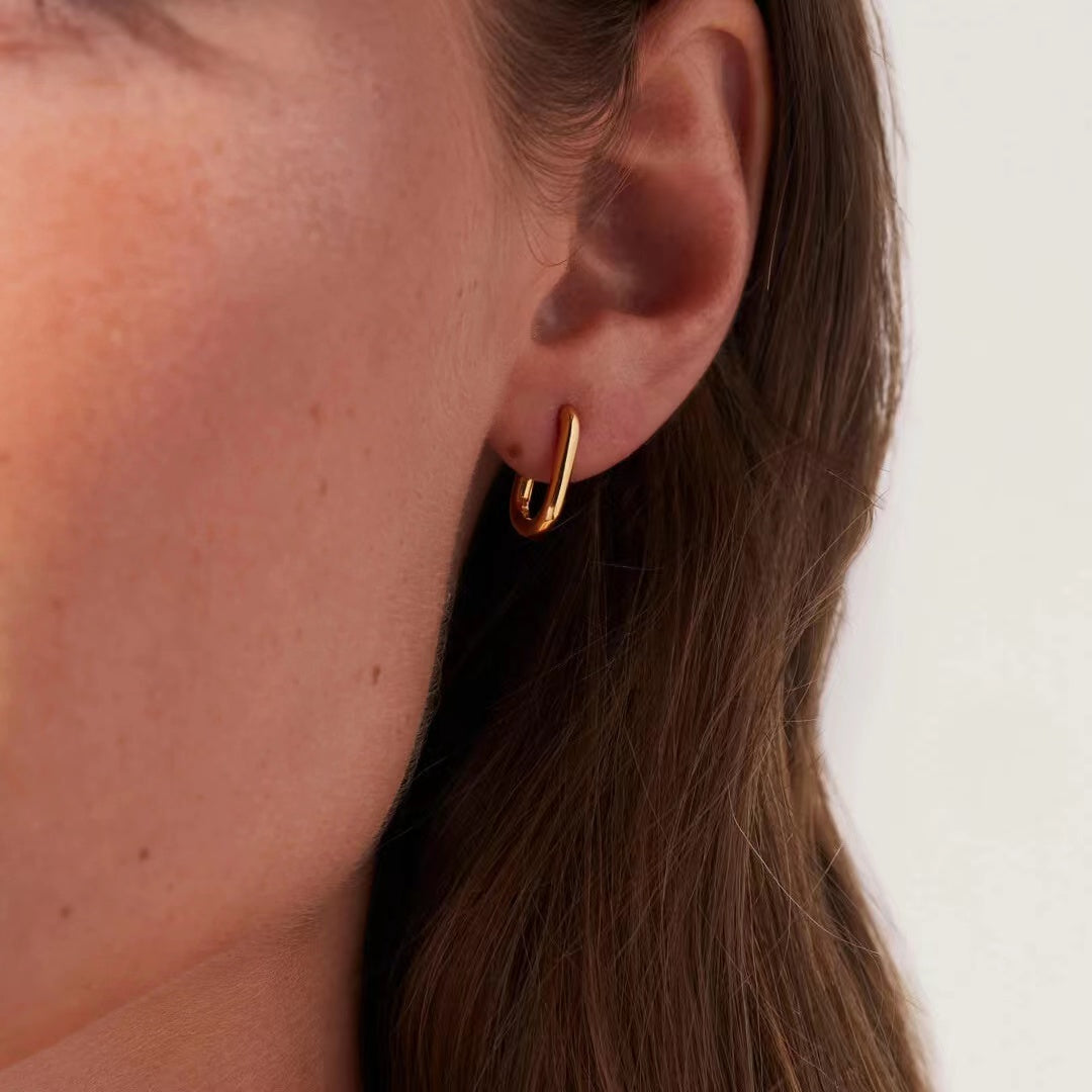 THE TINY ESSENTIAL HUGGIE EARRINGS